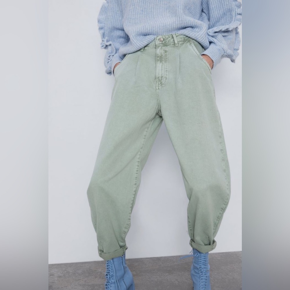 Zara Slouchy Darted Jeans Light Green Size 8